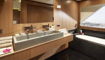 Motor yacht GO -  Master bath
